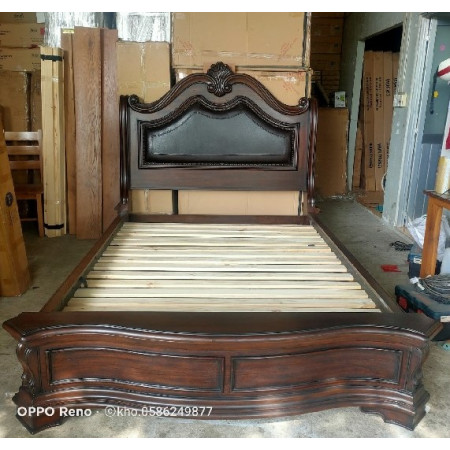 ​Villa Sonoma : Giường Ngủ Châu Âu - Queen Size 